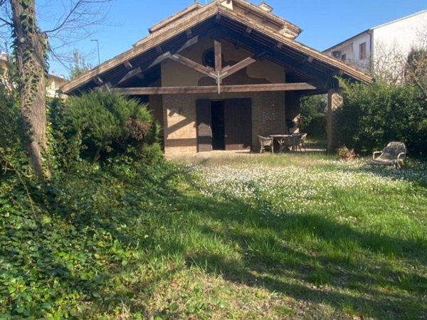 casa indipendente in vendita a Ravenna in zona Punta Marina Terme