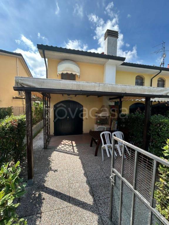 appartamento in vendita a Ravenna in zona Punta Marina Terme