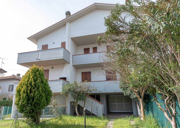 casa indipendente in vendita a Ravenna in zona Lido di Dante