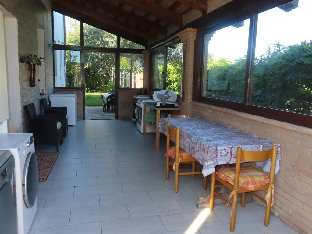 casa indipendente in vendita a Ravenna in zona Camerlona