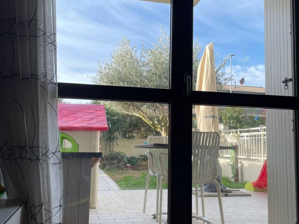 casa indipendente in vendita a Ravenna in zona Gambellara