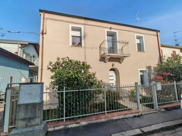 casa indipendente in vendita a Ravenna in zona Marina di Ravenna
