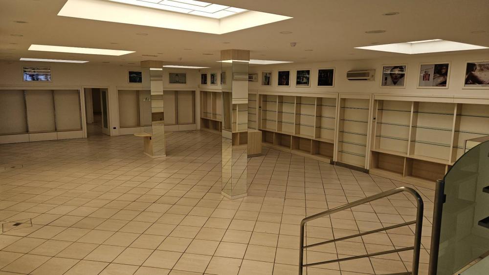 negozio in vendita a Ravenna