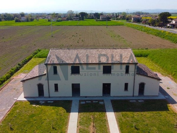 casa indipendente in vendita a Ravenna in zona San Zaccaria