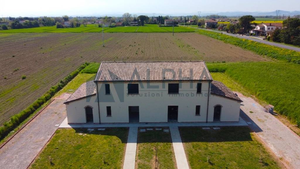 casa indipendente in vendita a Ravenna in zona San Zaccaria