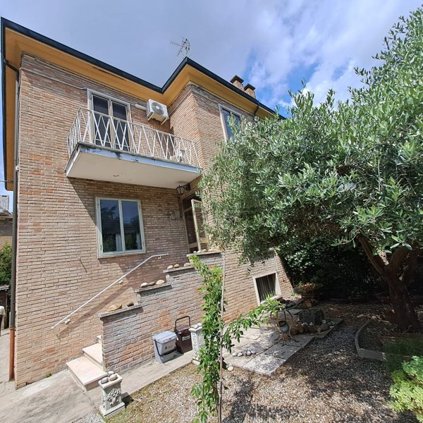 casa indipendente in vendita a Ravenna in zona Centro Storico