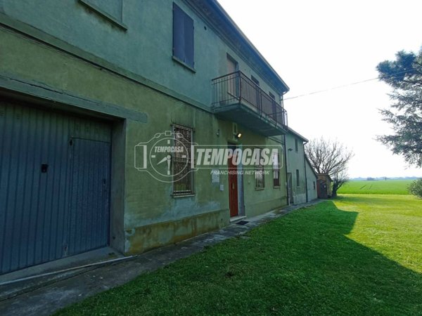 casa indipendente in vendita a Ravenna in zona Ragone