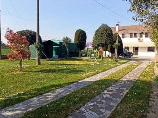 casa indipendente in vendita a Ravenna in zona Piangipane