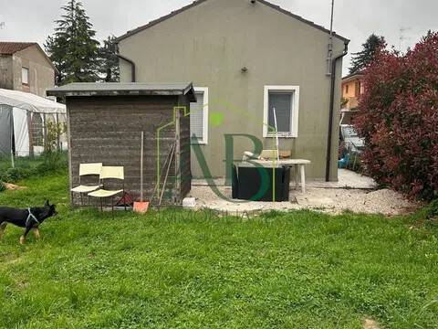 casa indipendente in vendita a Ravenna in zona Mezzano