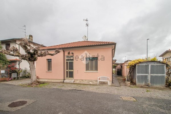 casa semindipendente in vendita a Ravenna in zona Santo Stefano
