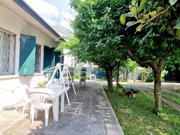 casa indipendente in vendita a Ravenna in zona Classe