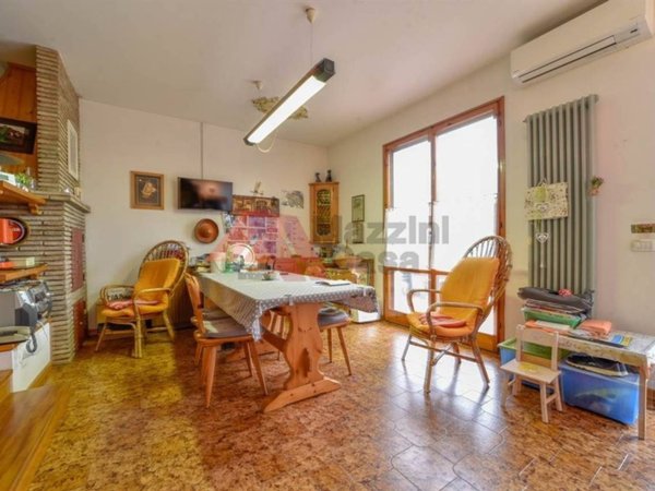 appartamento in vendita a Ravenna in zona Lido Adriano