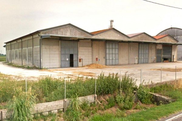 locale di sgombero in vendita a Ravenna in zona San Zaccaria