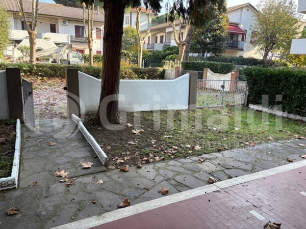 casa indipendente in vendita a Ravenna in zona Lido di Classe