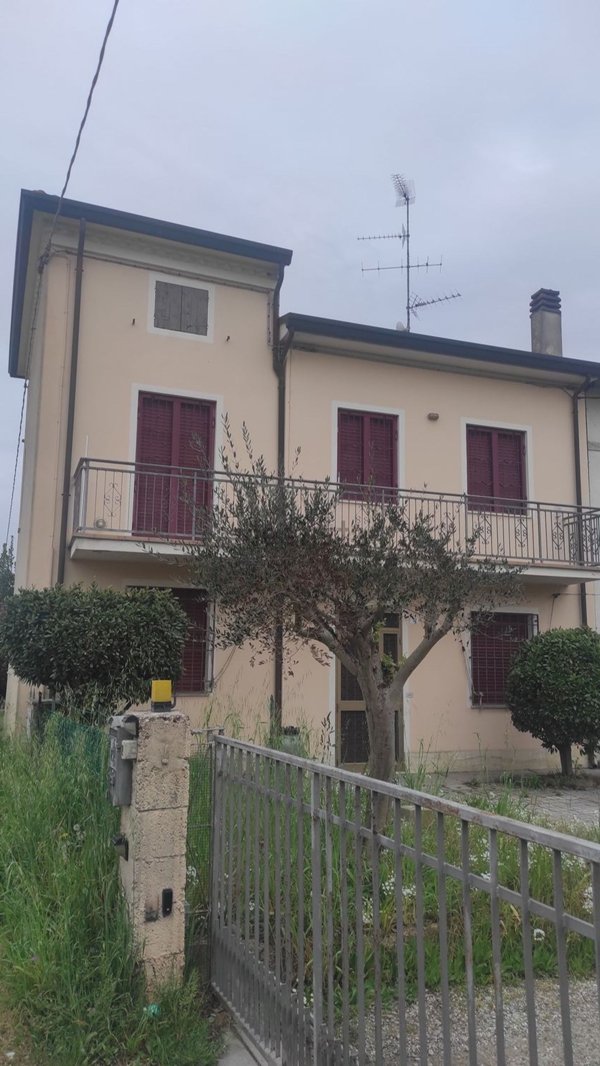 casa indipendente in vendita a Ravenna in zona Piangipane