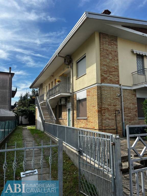 appartamento in vendita a Ravenna in zona Casal Borsetti
