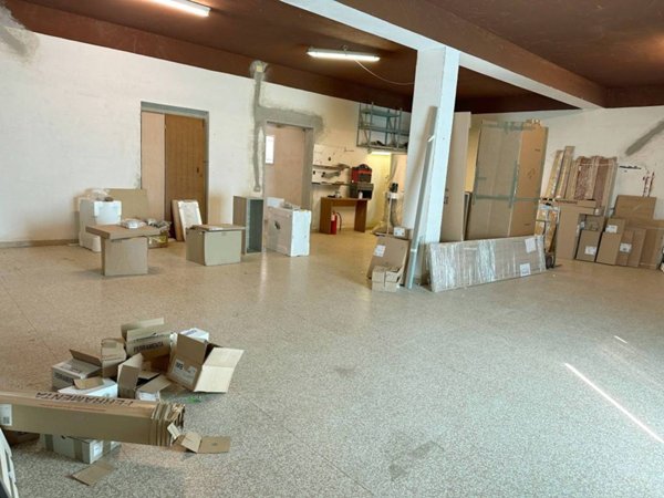 locale di sgombero in vendita a Ravenna in zona Porto Fuori