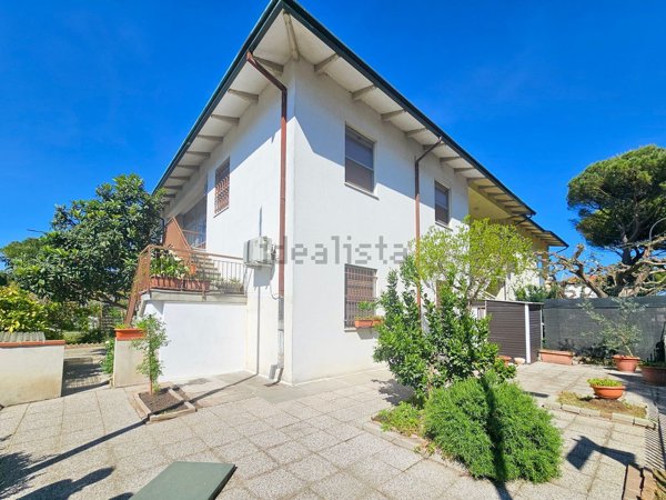 casa indipendente in vendita a Ravenna in zona Punta Marina Terme