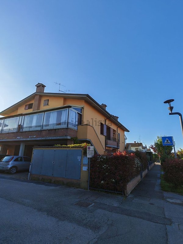 casa indipendente in vendita a Ravenna in zona Lido Adriano