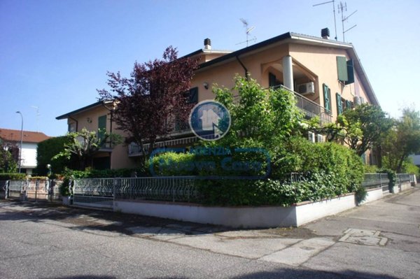 casa indipendente in vendita a Ravenna