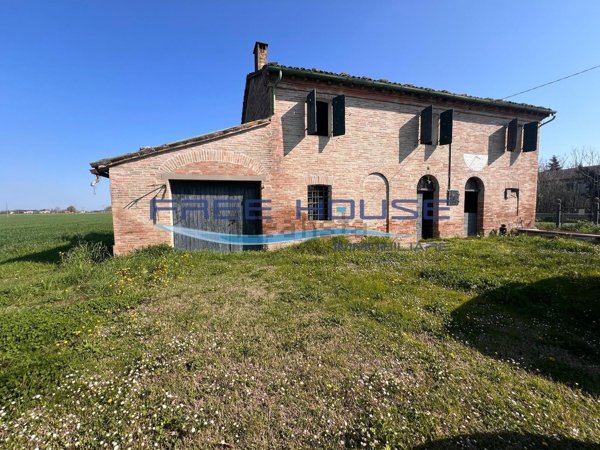 casa indipendente in vendita a Ravenna in zona Castiglione di Ravenna