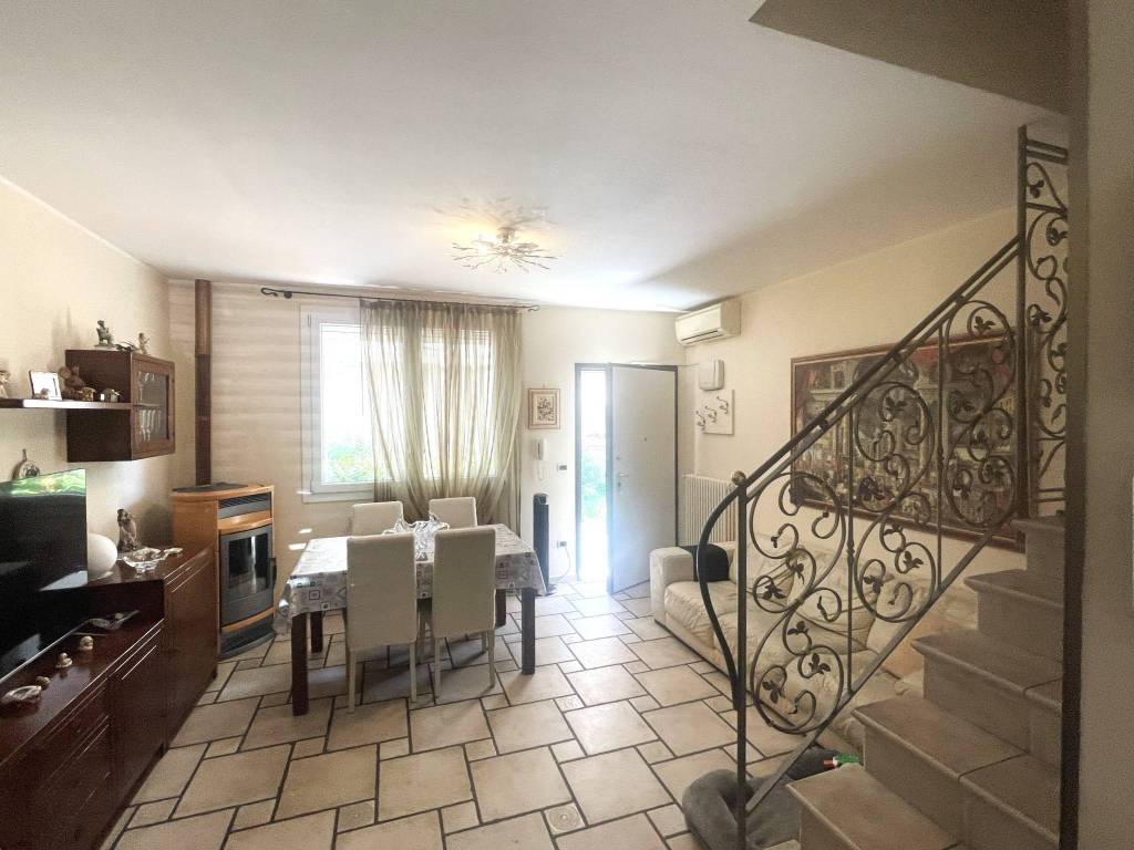 casa indipendente in vendita a Ravenna in zona San Pietro in Trento