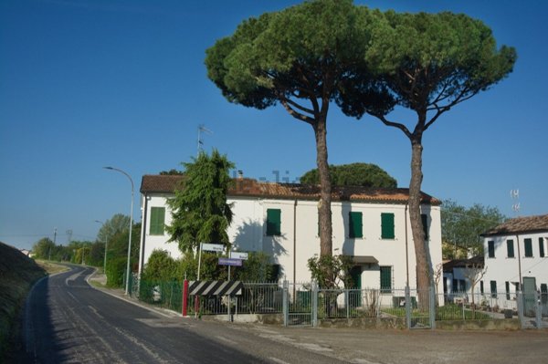 casa indipendente in vendita a Ravenna in zona Mezzano