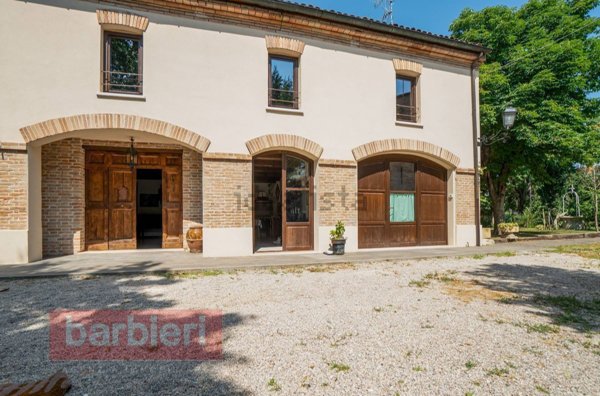 casa indipendente in vendita a Ravenna