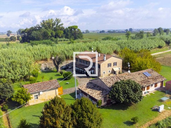 casa indipendente in vendita a Ravenna in zona San Pietro in Vincoli