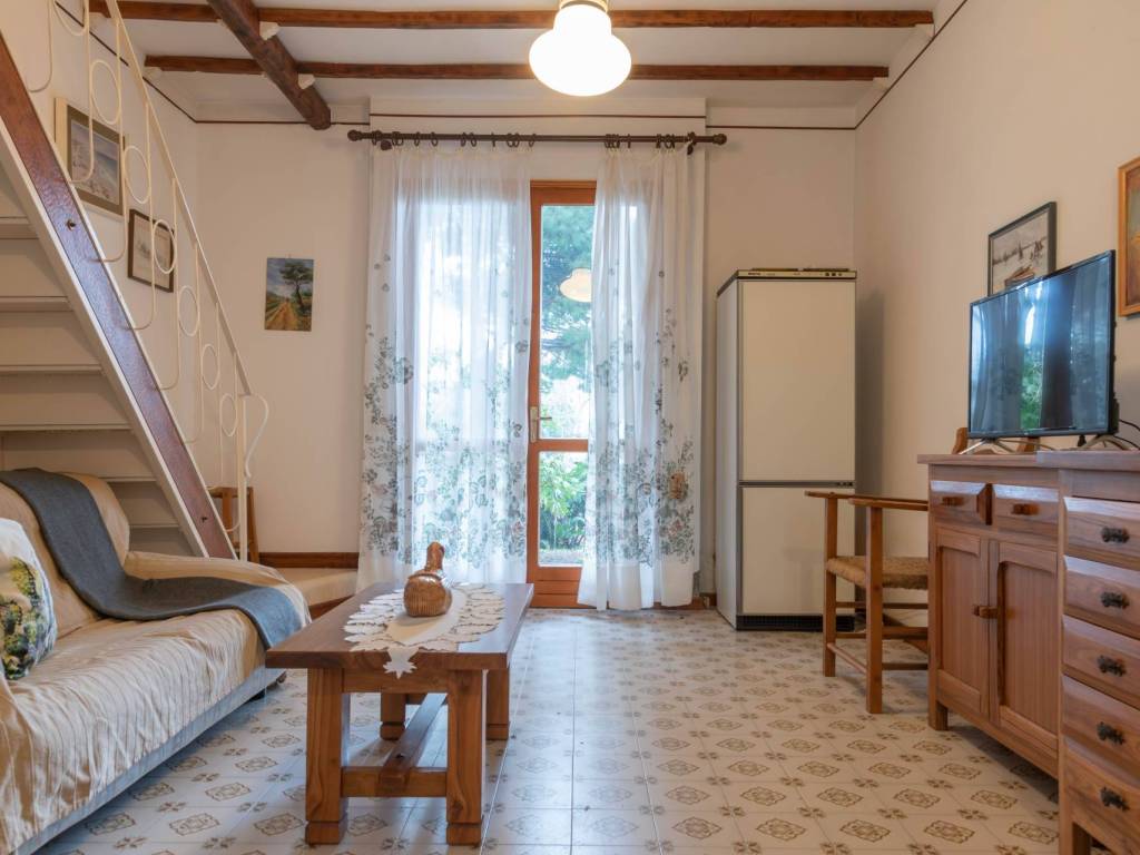 casa indipendente in vendita a Ravenna in zona Lido di Dante
