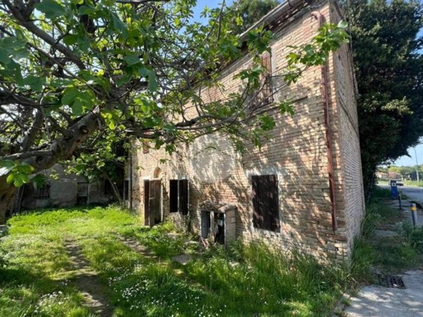 casa indipendente in vendita a Ravenna in zona Castiglione di Ravenna