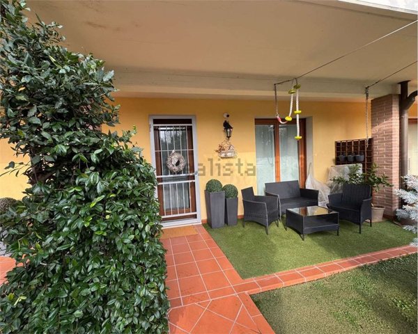 casa indipendente in vendita a Ravenna in zona Mezzano