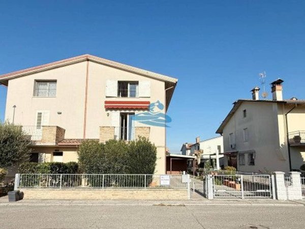 casa indipendente in vendita a Ravenna in zona San Zaccaria