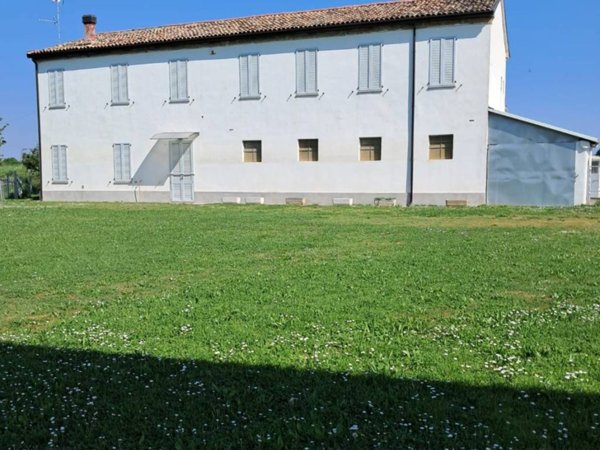 casa indipendente in vendita a Ravenna in zona Sant'Alberto