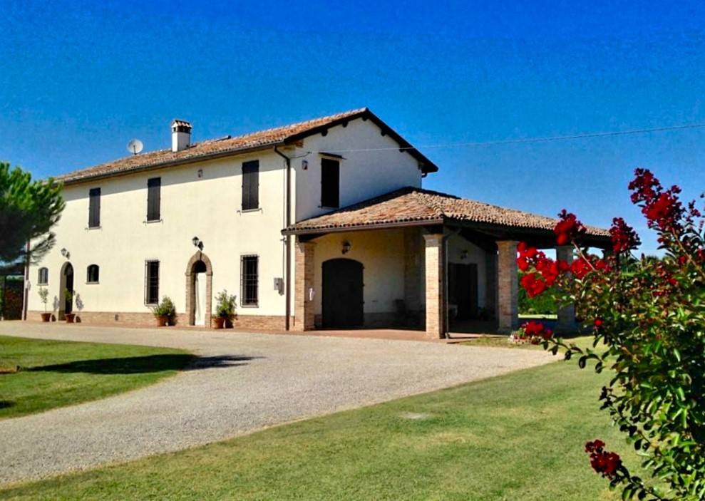 casa indipendente in vendita a Ravenna in zona San Pietro in Vincoli