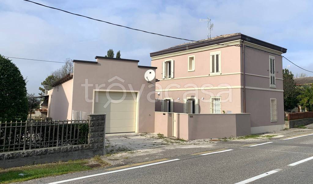 casa indipendente in vendita a Ravenna in zona Longana