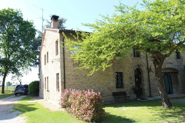 casa indipendente in vendita a Ravenna in zona Santerno