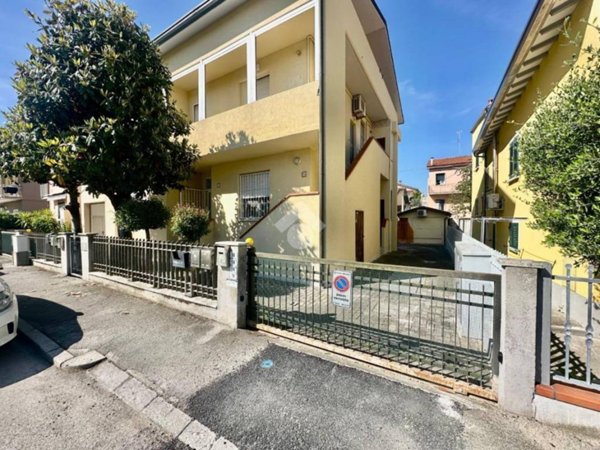 appartamento in vendita a Ravenna in zona Punta Marina Terme