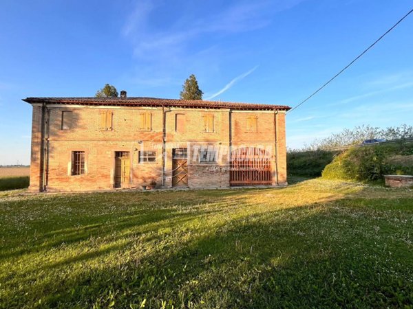 casa indipendente in vendita a Ravenna in zona Ragone