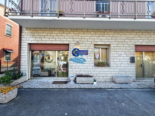 negozio in vendita a Ravenna in zona Porto Fuori