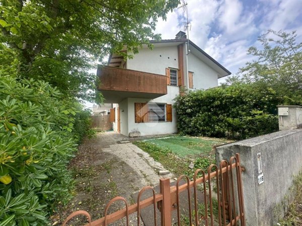 appartamento in vendita a Ravenna in zona Lido Adriano