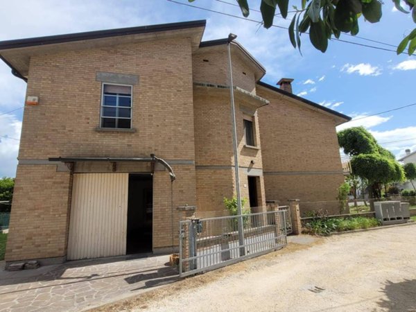 casa indipendente in vendita a Ravenna in zona Piangipane