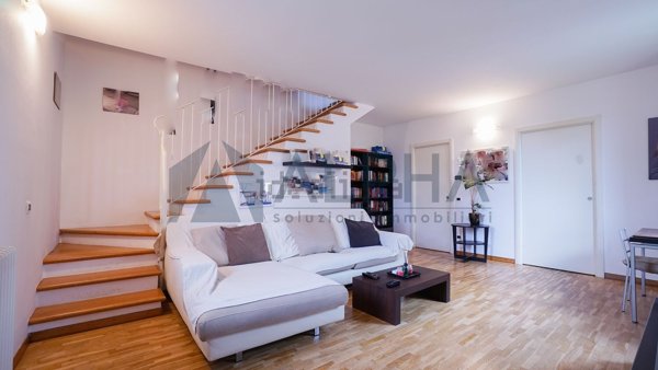 casa indipendente in vendita a Ravenna in zona Longana