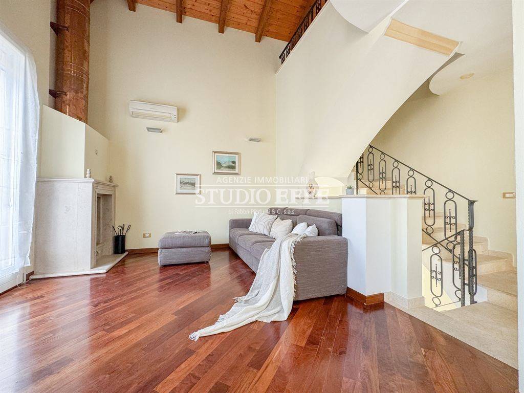 casa indipendente in vendita a Ravenna in zona Centro Storico