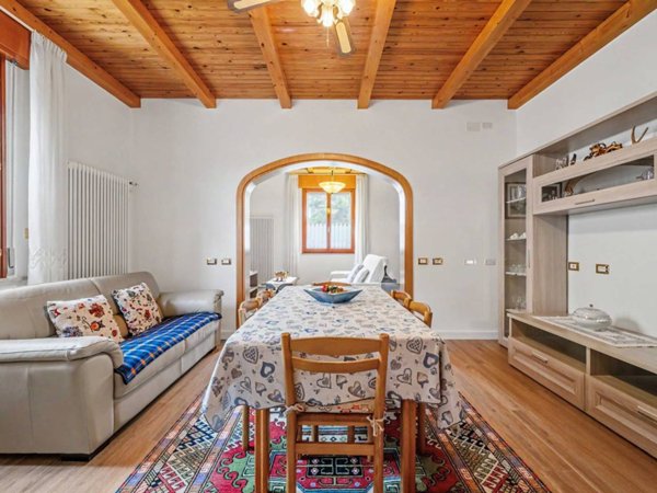 casa indipendente in vendita a Ravenna in zona Castiglione di Ravenna