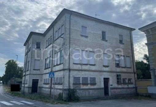 locale di sgombero in vendita a Ravenna in zona Classe