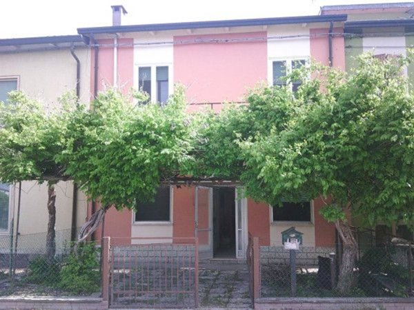 casa indipendente in vendita a Ravenna in zona Centro Storico