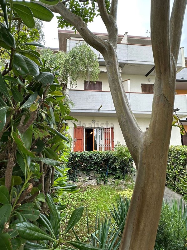 casa indipendente in vendita a Ravenna in zona Lido Adriano