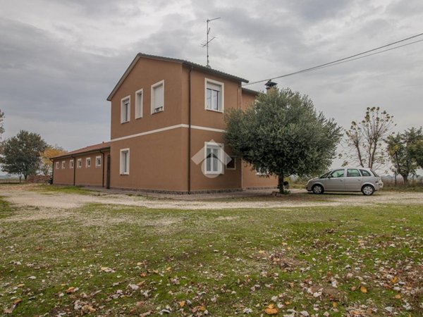 casa indipendente in vendita a Ravenna in zona Santo Stefano