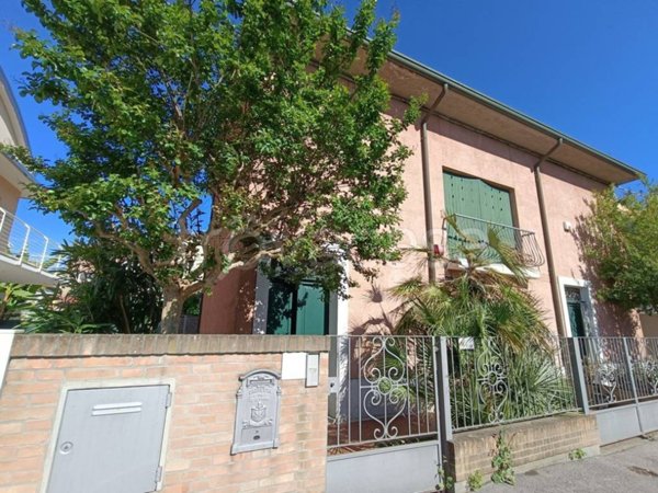 casa indipendente in vendita a Ravenna in zona Centro Storico